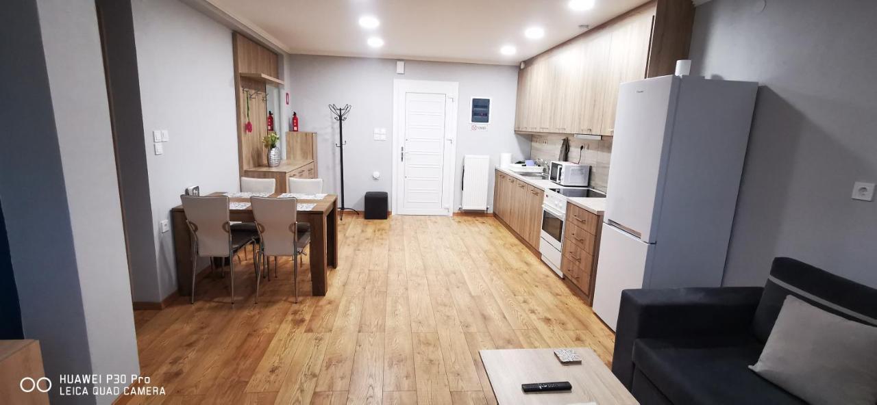 Θα Νιώθετε Σαν Στο Σπίτι Σας! Appartement Komotini Buitenkant foto