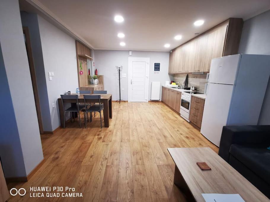 Θα Νιώθετε Σαν Στο Σπίτι Σας! Appartement Komotini Buitenkant foto